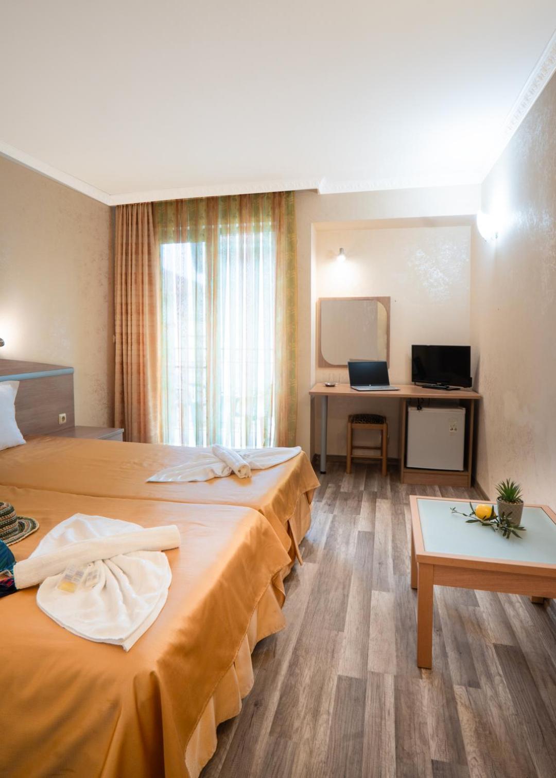 Hotel Zeus Pomorie Esterno foto