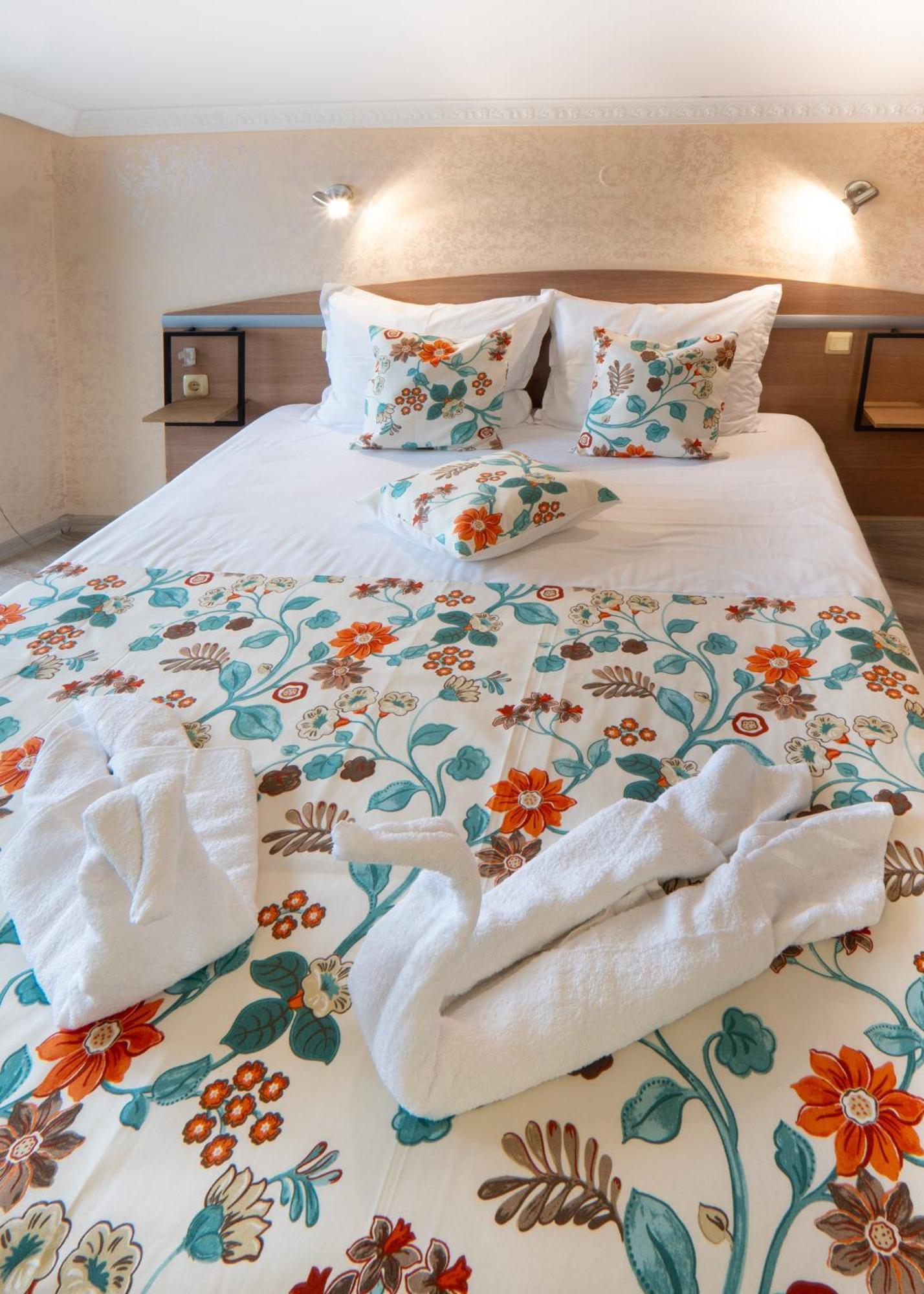 Hotel Zeus Pomorie Esterno foto