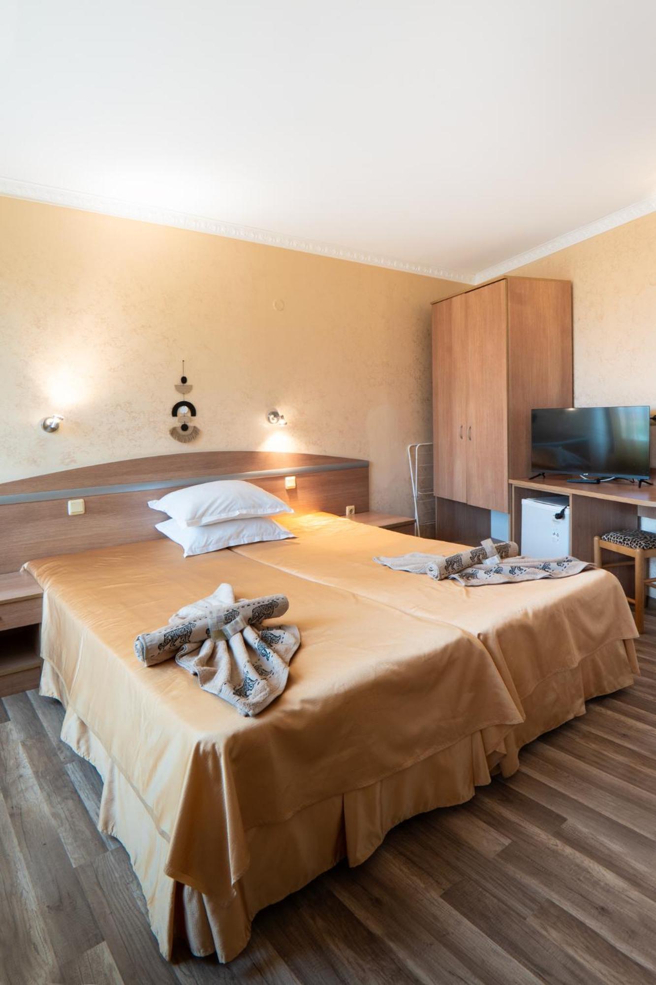 Hotel Zeus Pomorie Esterno foto